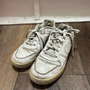 Kids Nike white sneakers